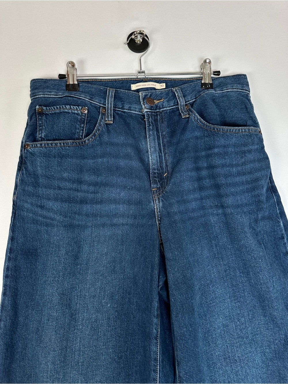 Levi’s Middy Wide Leg Ankle Lightweight Jeans Medium Wash Mid Rise Size 30 - Picture 2 of 11